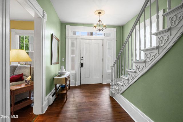 6 Halfmoon Drive, Waterford, NY 12188