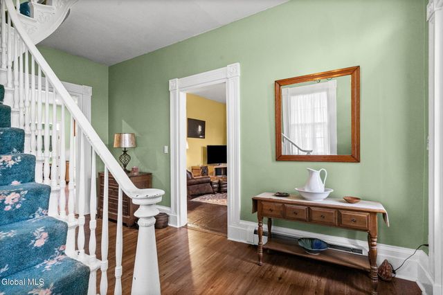 6 Halfmoon Drive, Waterford, NY 12188