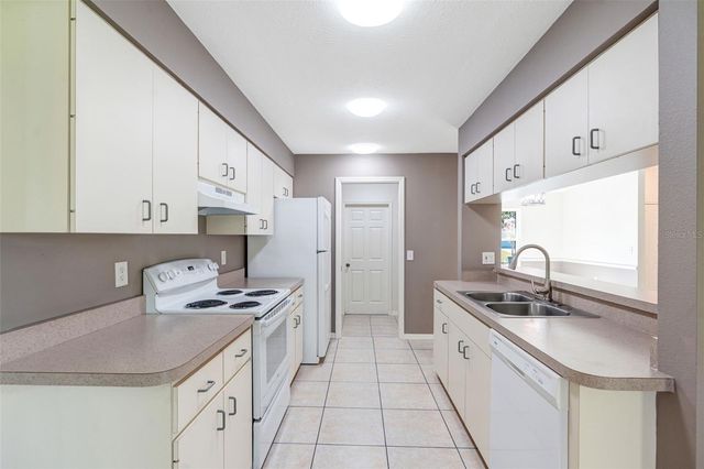 2105 CORK OAK STREET, Sarasota, FL 34232