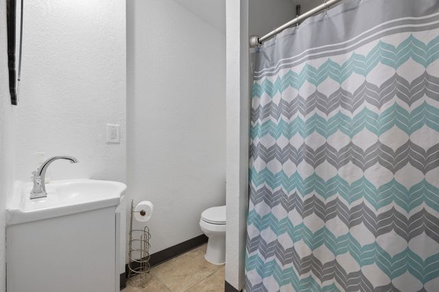 1820 E Walnut Street, Des Moines, IA 50316