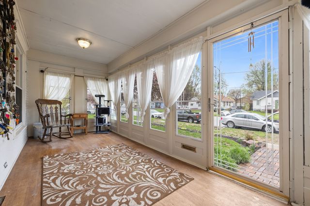 1820 E Walnut Street, Des Moines, IA 50316