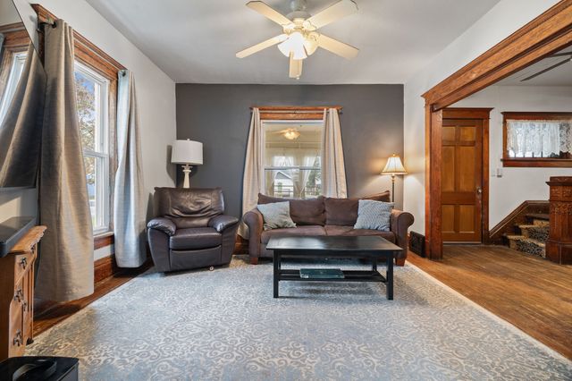 1820 E Walnut Street, Des Moines, IA 50316