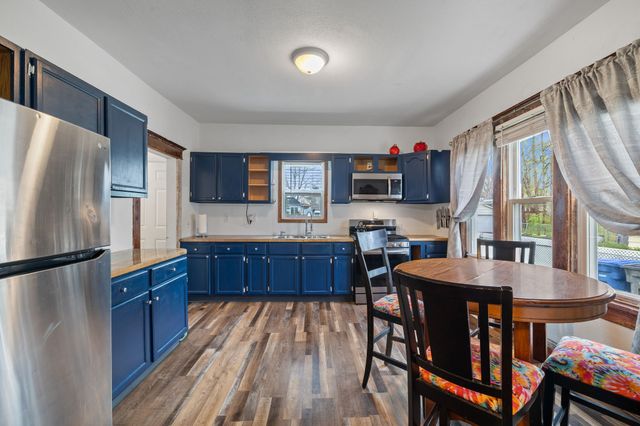 1820 E Walnut Street, Des Moines, IA 50316