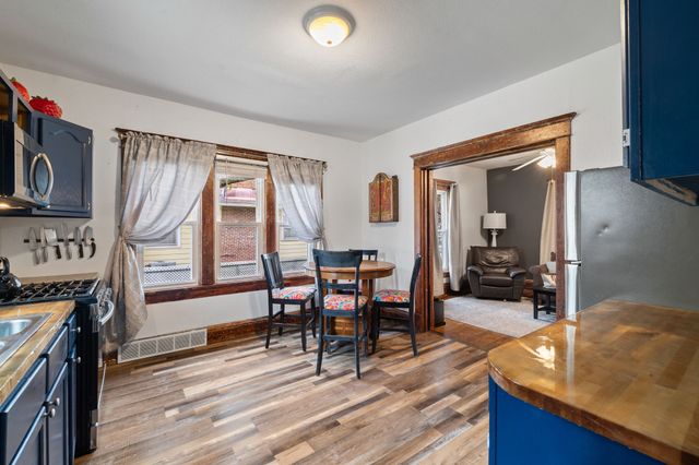 1820 E Walnut Street, Des Moines, IA 50316