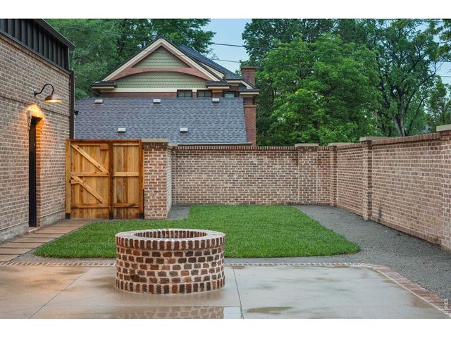 888 S Franklin St, Denver, CO 80209