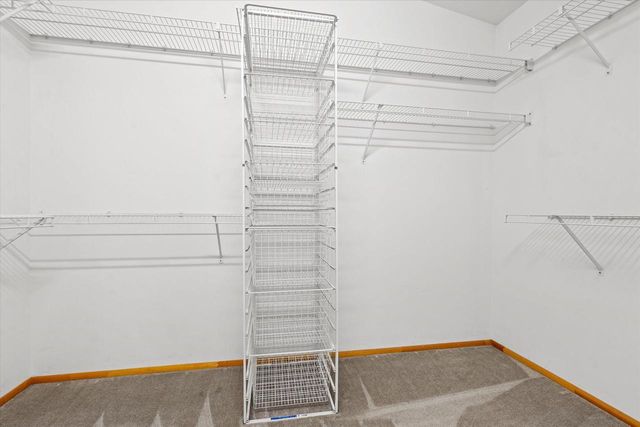 15629 W Ridge ROAD, New Berlin, WI 53151