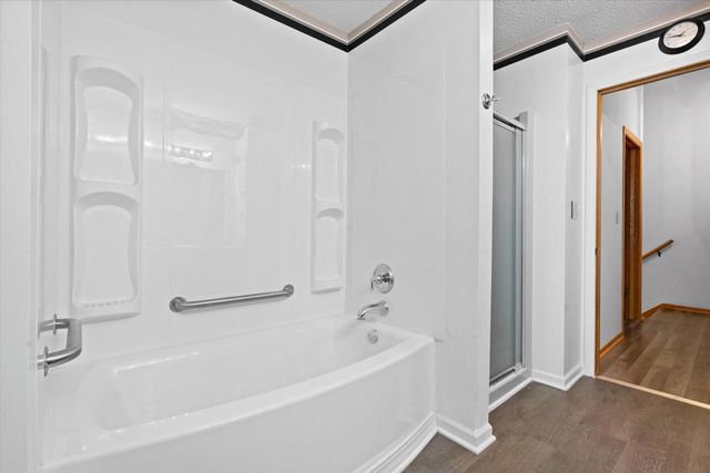 15629 W Ridge ROAD, New Berlin, WI 53151