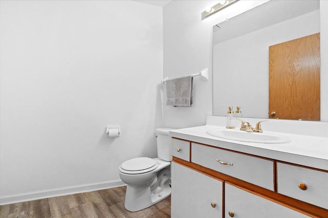 15629 W Ridge ROAD, New Berlin, WI 53151