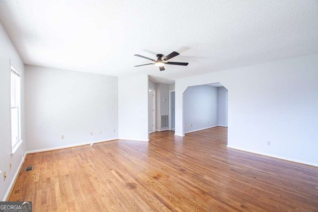 102 Lindsey Court NE, Calhoun, GA 30701