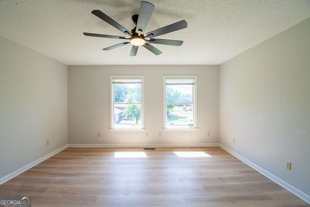 102 Lindsey Court NE, Calhoun, GA 30701