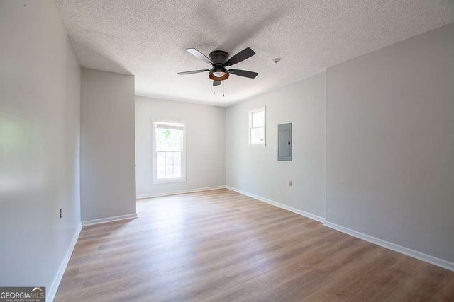 102 Lindsey Court NE, Calhoun, GA 30701