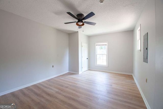 102 Lindsey Court NE, Calhoun, GA 30701