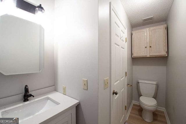 102 Lindsey Court NE, Calhoun, GA 30701