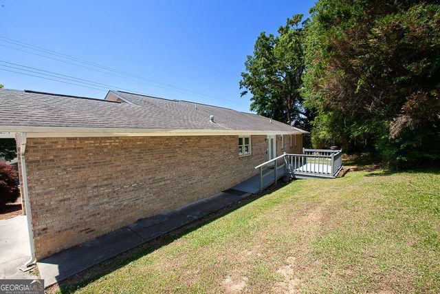 102 Lindsey Court NE, Calhoun, GA 30701