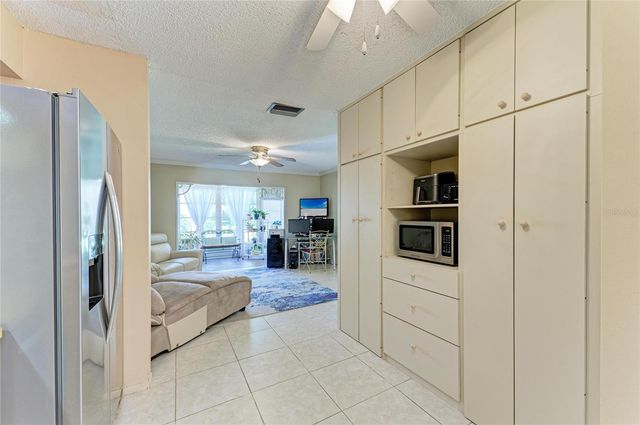 3405 TALLYWOOD LANE 7130, Sarasota, FL 34237