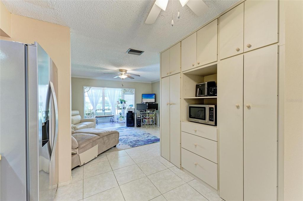 Image 23 of property listing at 3405 TALLYWOOD LANE 7130, Sarasota, FL 34237
