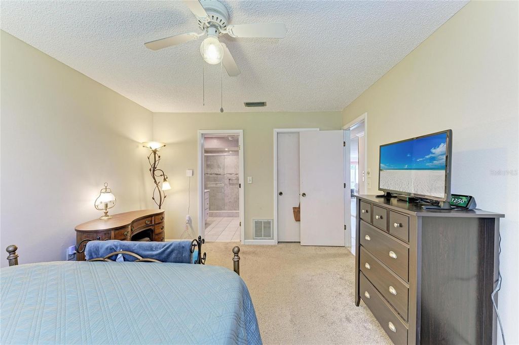 Image 27 of property listing at 3405 TALLYWOOD LANE 7130, Sarasota, FL 34237