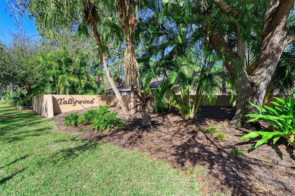 Image 44 of property listing at 3405 TALLYWOOD LANE 7130, Sarasota, FL 34237