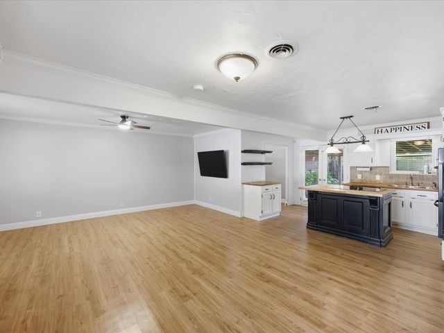 828 Billie Ruth Lane, Hurst, TX 76053