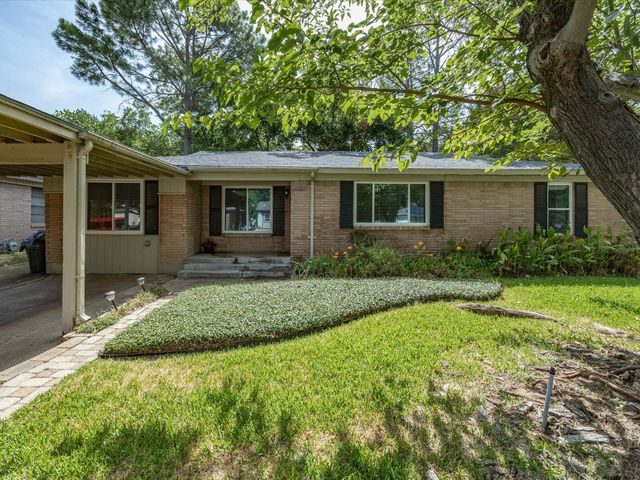 828 Billie Ruth Lane, Hurst, TX 76053