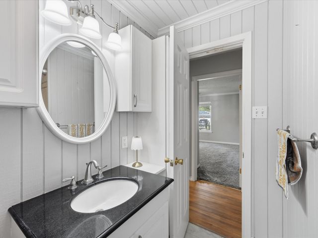 828 Billie Ruth Lane, Hurst, TX 76053