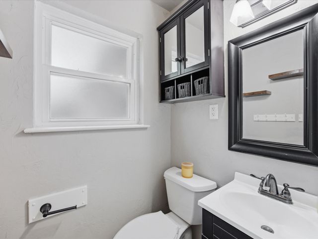 828 Billie Ruth Lane, Hurst, TX 76053