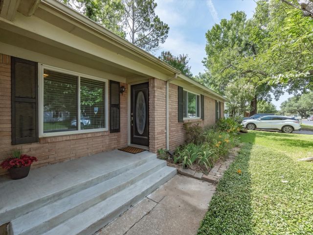 828 Billie Ruth Lane, Hurst, TX 76053