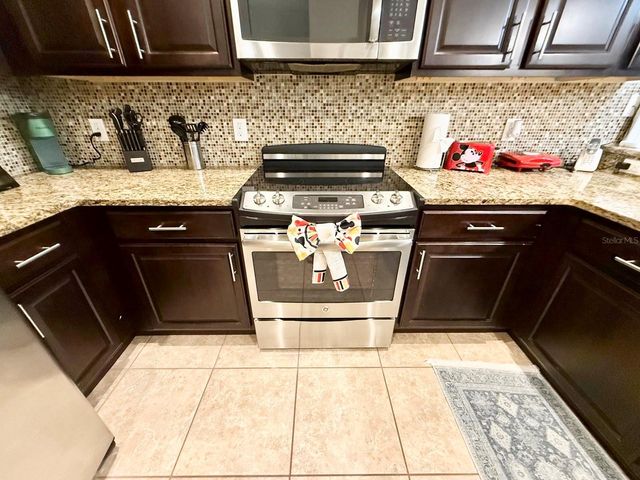 8189 ROSEVILLE ROAD, Davenport, FL 33896