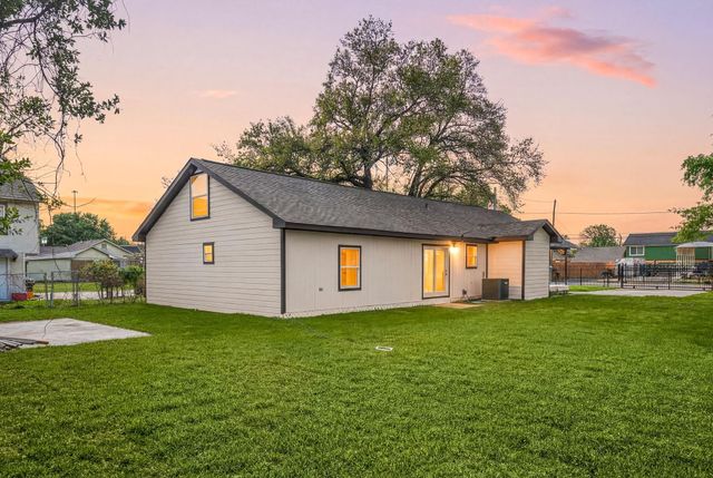 1003 Reid Street, Houston, TX 77022