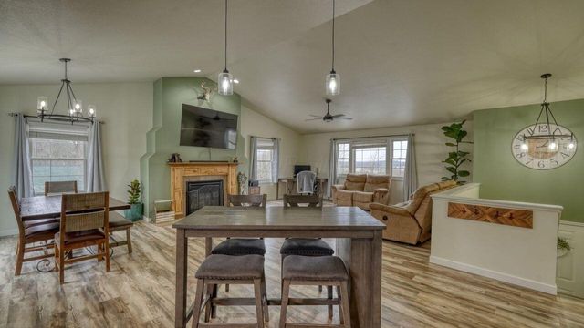 7034 Eaglepoint Drive, Nashport, OH 43830