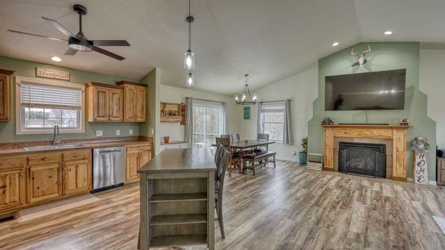 7034 Eaglepoint Drive, Nashport, OH 43830