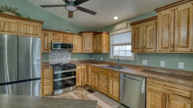 7034 Eaglepoint Drive, Nashport, OH 43830