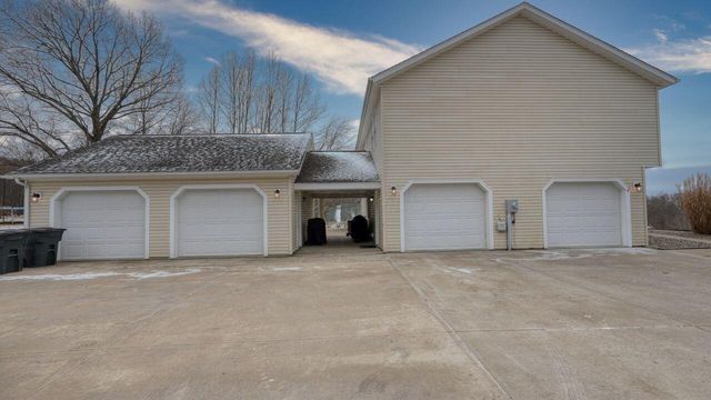 7034 Eaglepoint Drive, Nashport, OH 43830