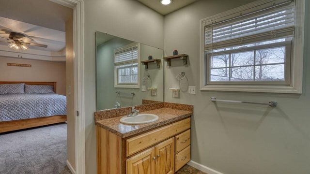 7034 Eaglepoint Drive, Nashport, OH 43830