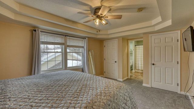 7034 Eaglepoint Drive, Nashport, OH 43830