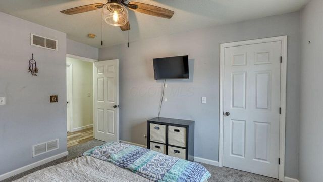 7034 Eaglepoint Drive, Nashport, OH 43830