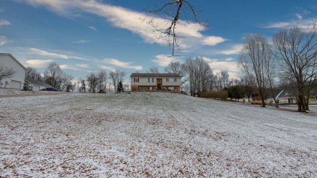 7034 Eaglepoint Drive, Nashport, OH 43830