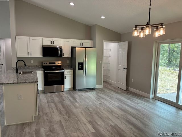2170 W G Martinelli Boulevard, Dunnellon, FL 34434