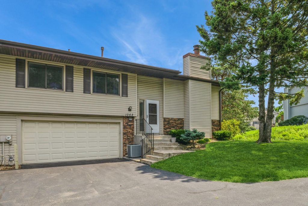 1062 Amble Drive, Shoreview, MN 55126