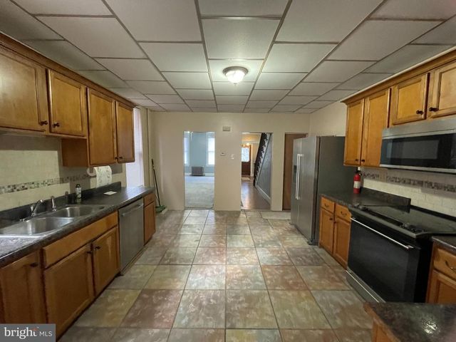 809 W NORWEGIAN ST, Pottsville, PA 17901