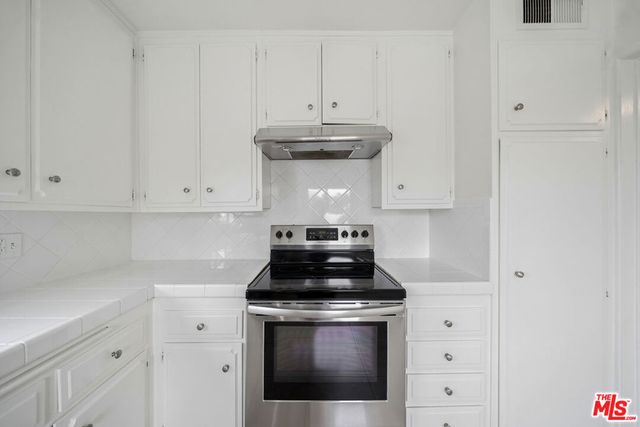 131 N Orlando Avenue 204, Los Angeles, CA 90048