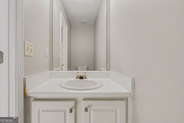 8550 Lakemeadow Drive, Union City, GA 30291