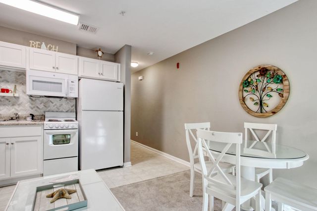 415 Ocean Creek Dr Apt 2211, Myrtle Beach, SC 29572