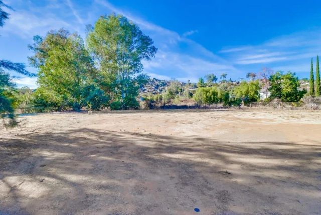 15808 Thomas Paine, Ramona, CA 92065