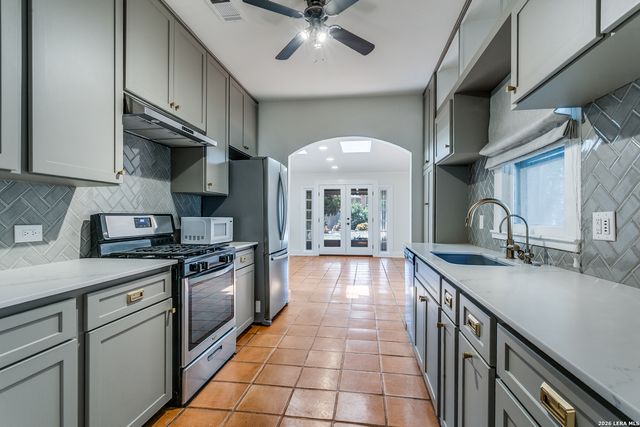 112 Eaton, San Antonio, TX 78209