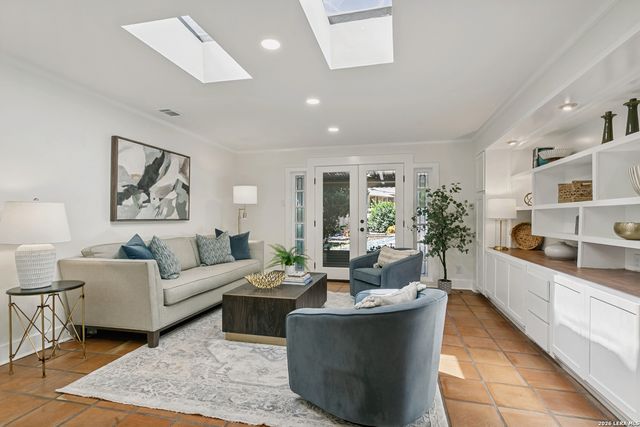 112 Eaton, San Antonio, TX 78209