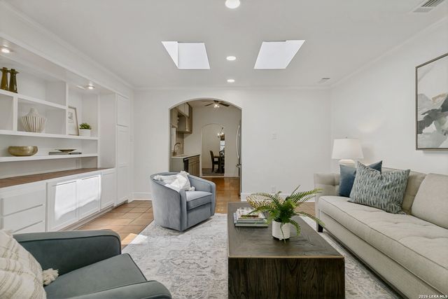 112 Eaton, San Antonio, TX 78209