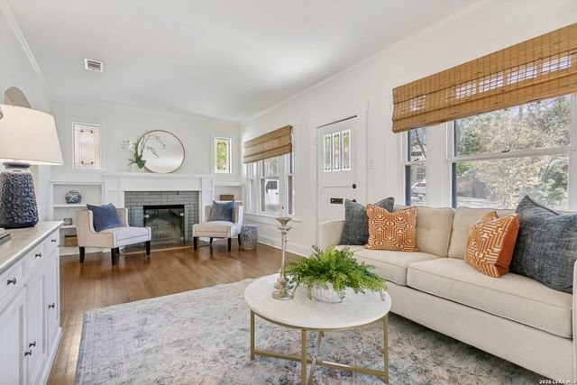 112 Eaton, San Antonio, TX 78209