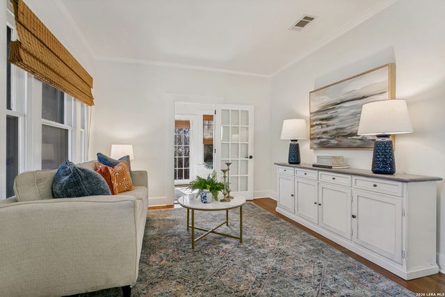 112 Eaton, San Antonio, TX 78209