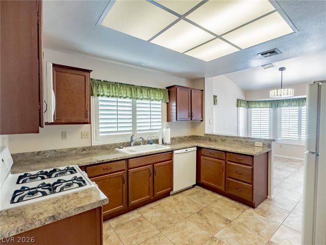 9208 Cactus Wood Drive, Las Vegas, NV 89134